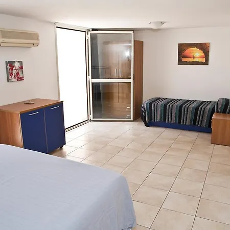 Trilocale In Un A Principina Mare Апарт-отель 2*
