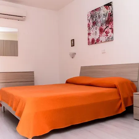 Aparthotel Trilocale In Un A Principina Mare