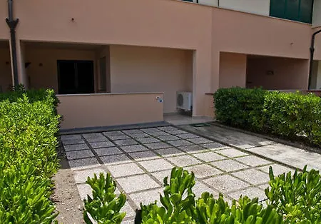 Trilocale In Un A Principina Mare