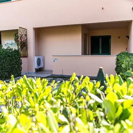Aparthotel Trilocale In Un A Principina Mare
