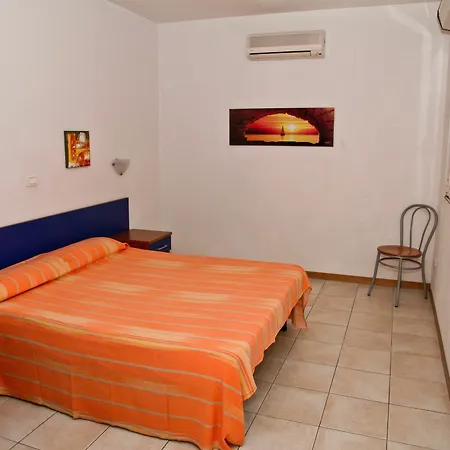 Trilocale In Un A Principina Mare Апарт-отель 2*