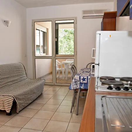 Aparthotel Trilocale In Un A Principina Mare